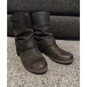 Calvin Klein Boots size 9, brown, excellent condition